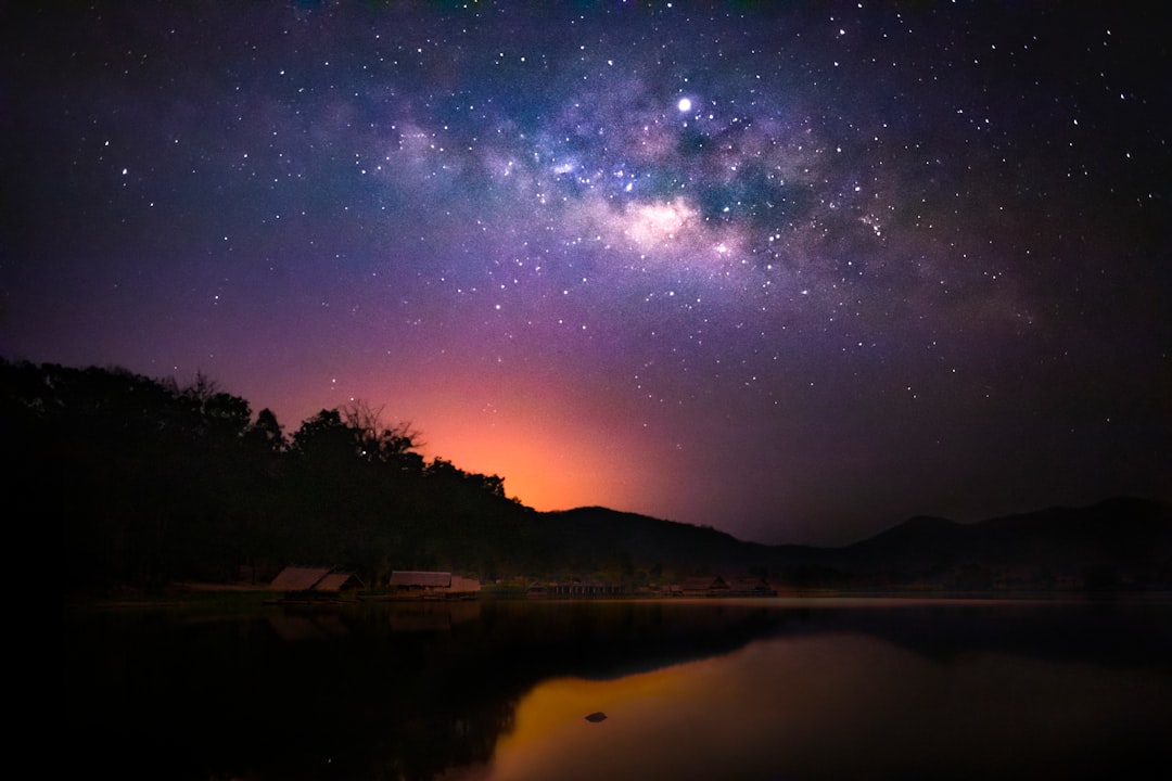 Lake photo spot อ่างเก็บน้ำหุบเขาวง Dan Chang Thailand