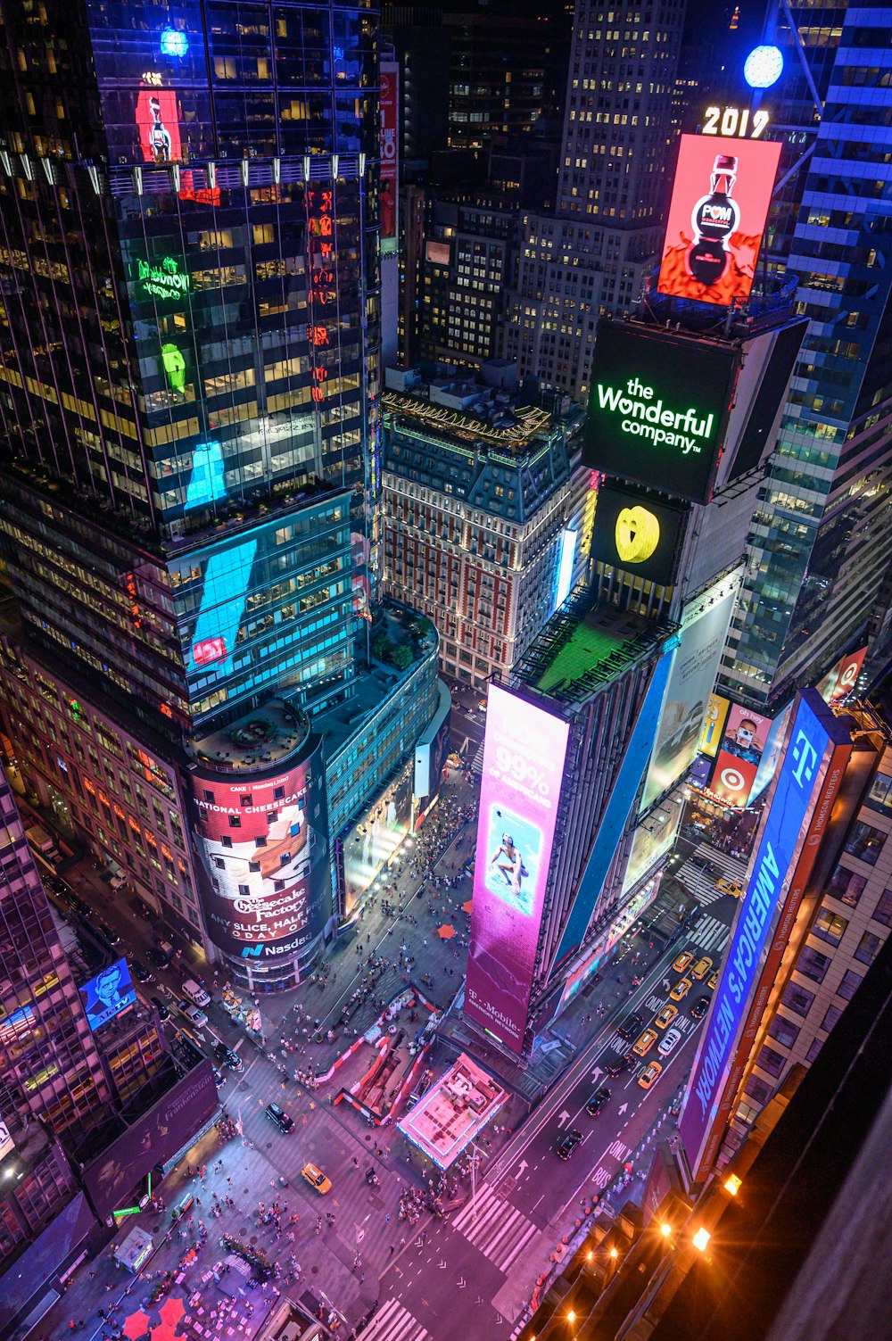 Hình nền New York với độ phân giải cao miễn phí đang chờ đón bạn. Với những hình ảnh sống động của thành phố đông đúc này, bạn sẽ tận hưởng cảm giác như đang đứng ngay tại New York mà không cần phải di chuyển đến đó. Hãy cập nhật ngay hình nền độc đáo cho máy tính của bạn.