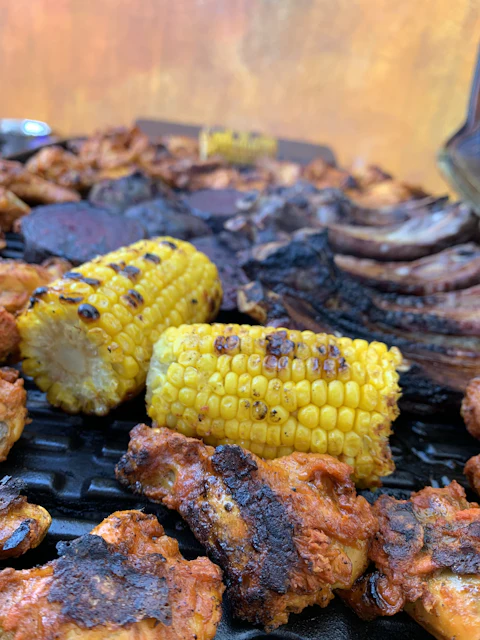 Carne asada con elote a la parrilla