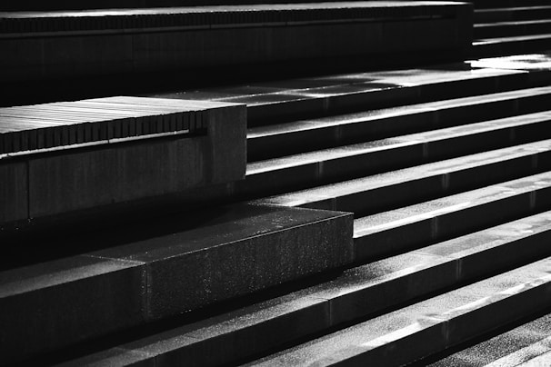 Visual step-by-step process illustration with simple icons and a neutral color palette.