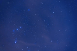 blue sky with stars during night time