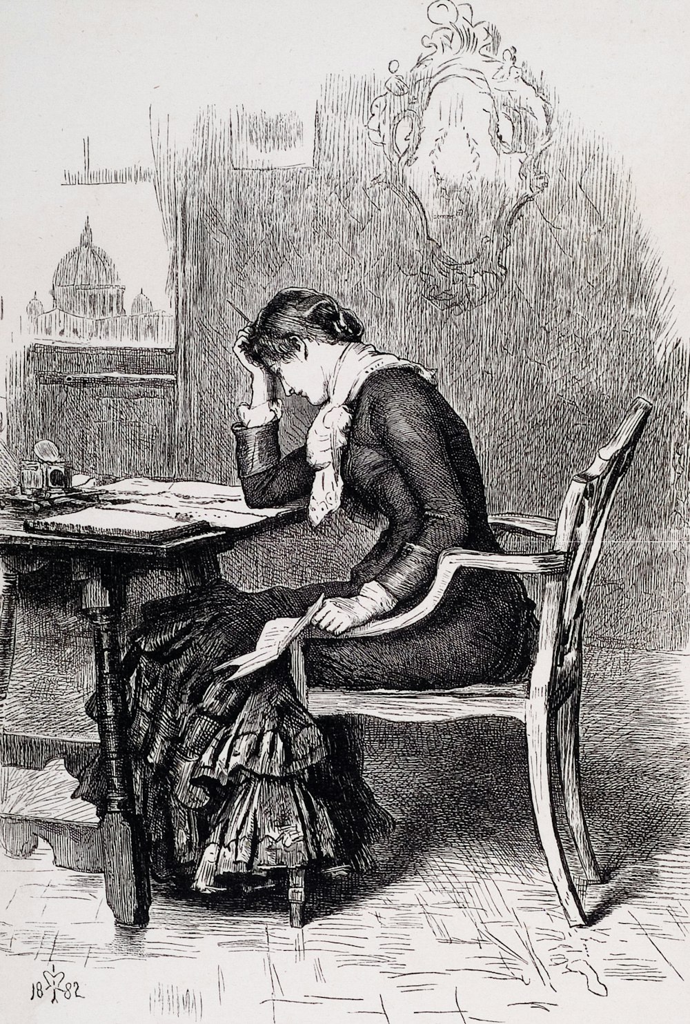 mujer sentada en la silla leyendo el boceto del libro