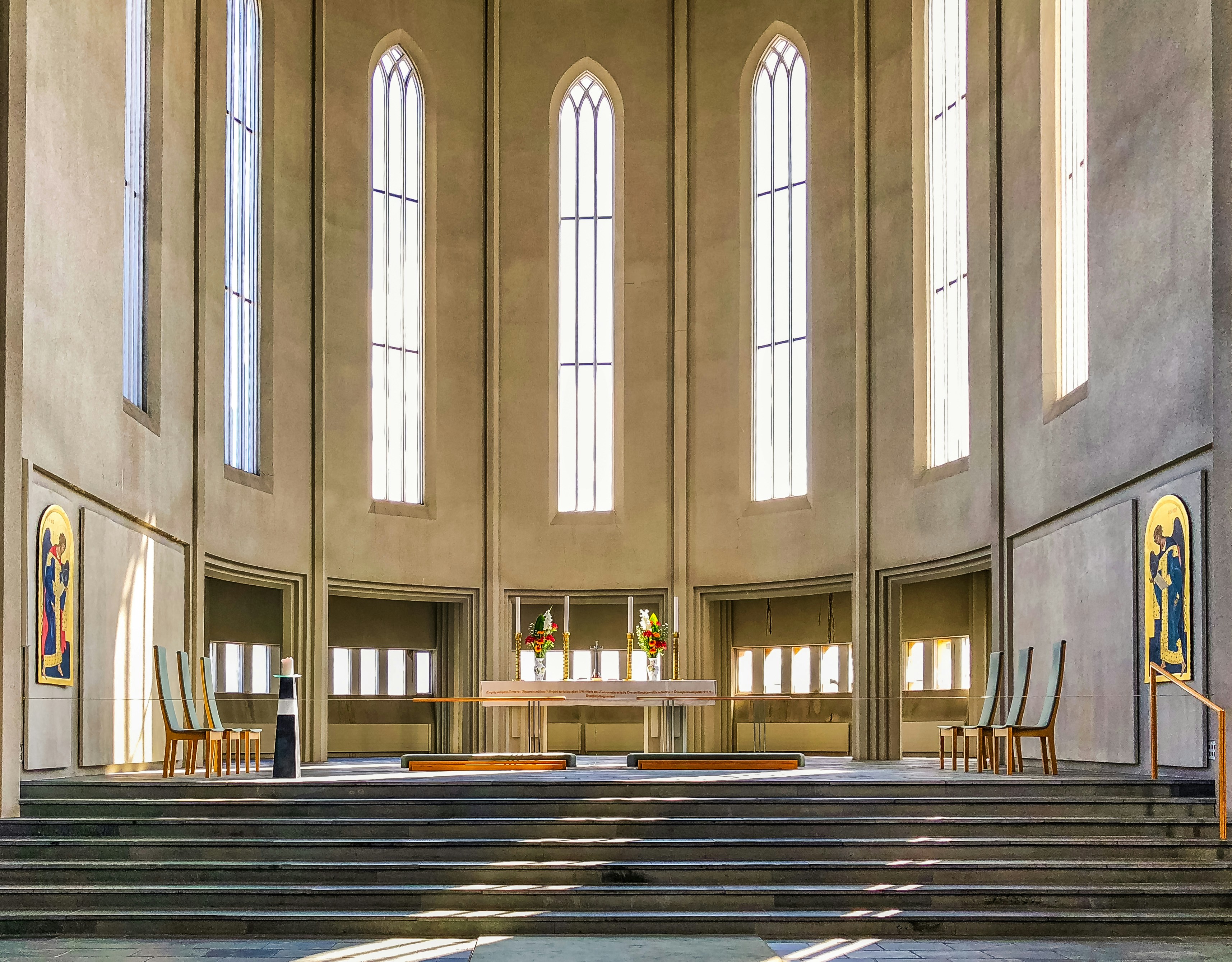 gray and brown concrete building