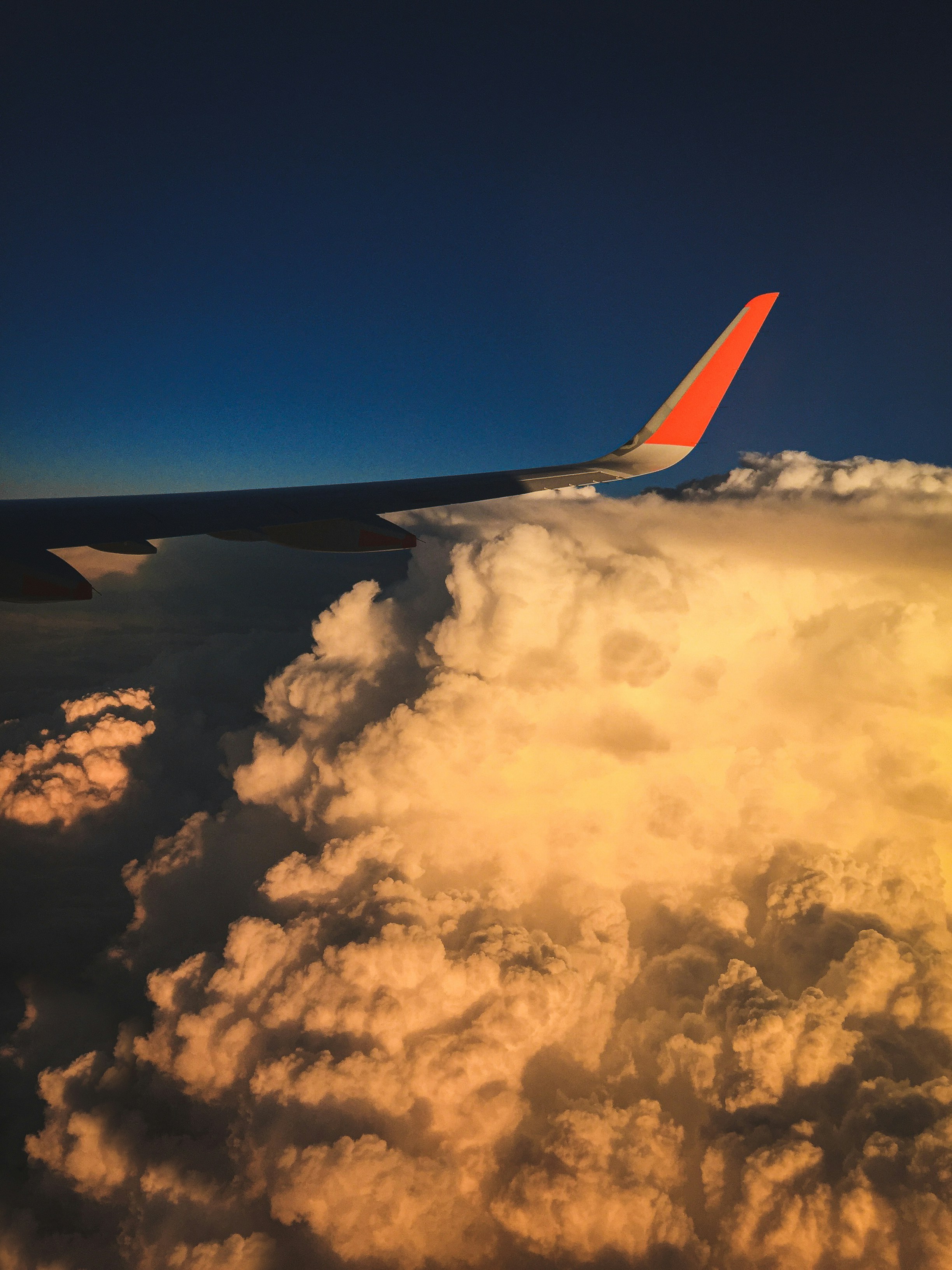 nuvole bianche e cielo blu durante il giorno