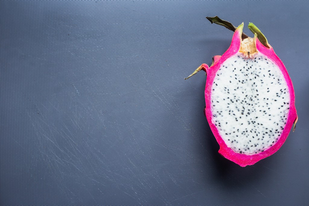 Dragon Fruit Cutting