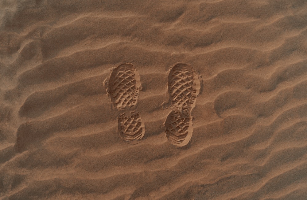 brown and gray sand art