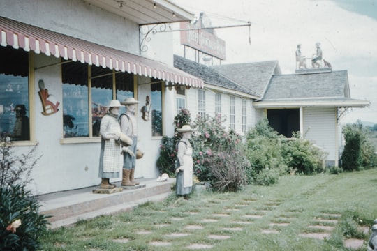 people standing in front of store during daytime in Québec Canada