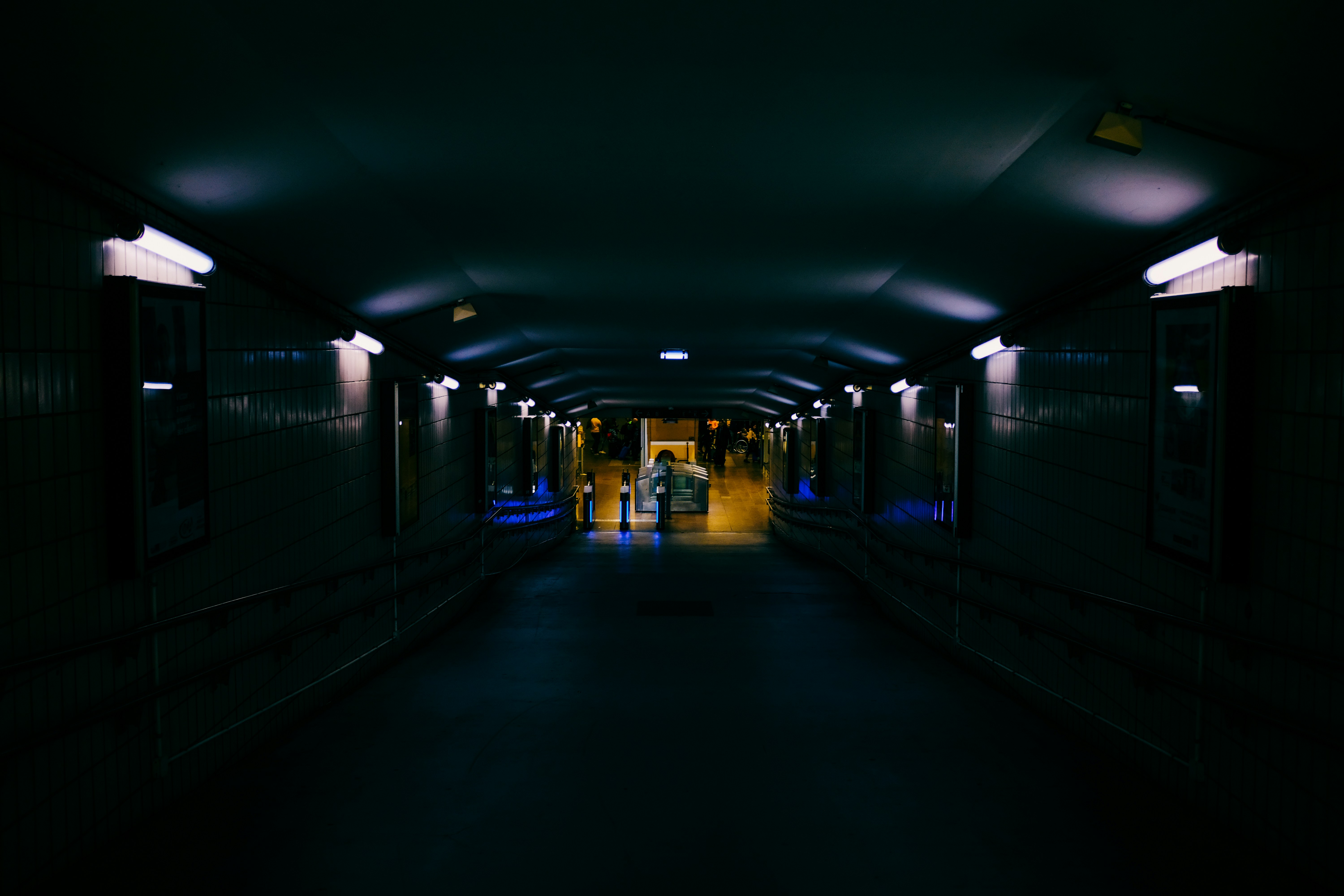 Photo by adrienolichon