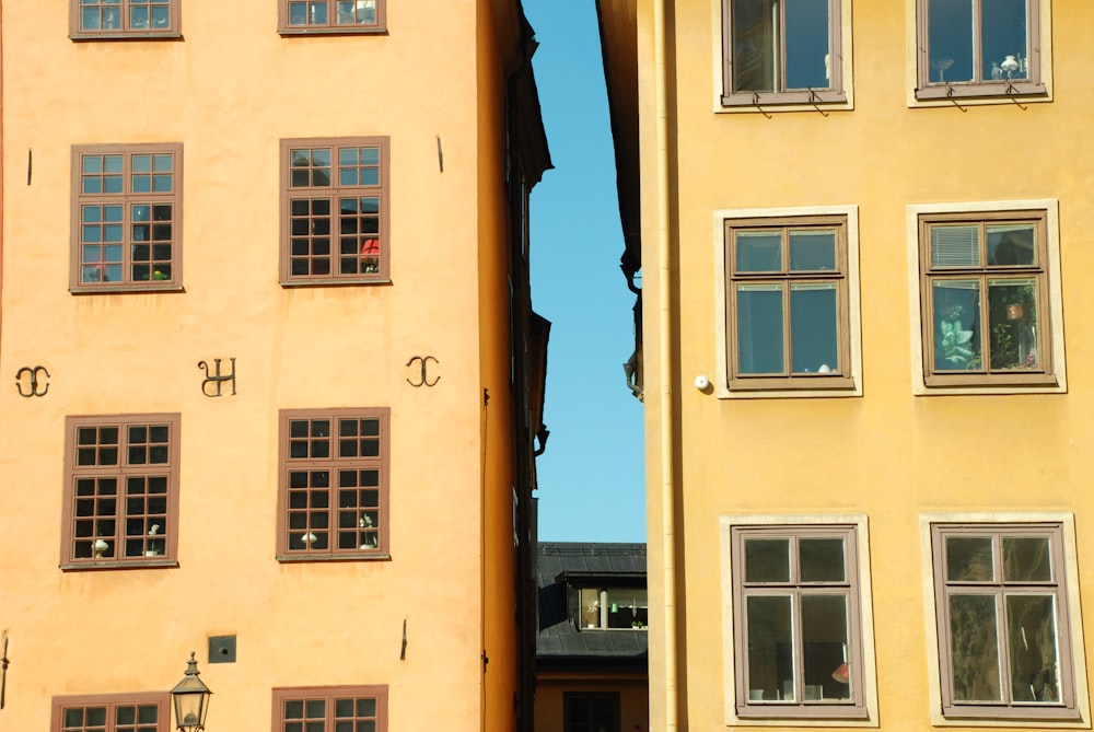 brown concrete building during daytime