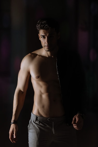 hombre sexy. Encuentra tu pareja en DateXpert.top