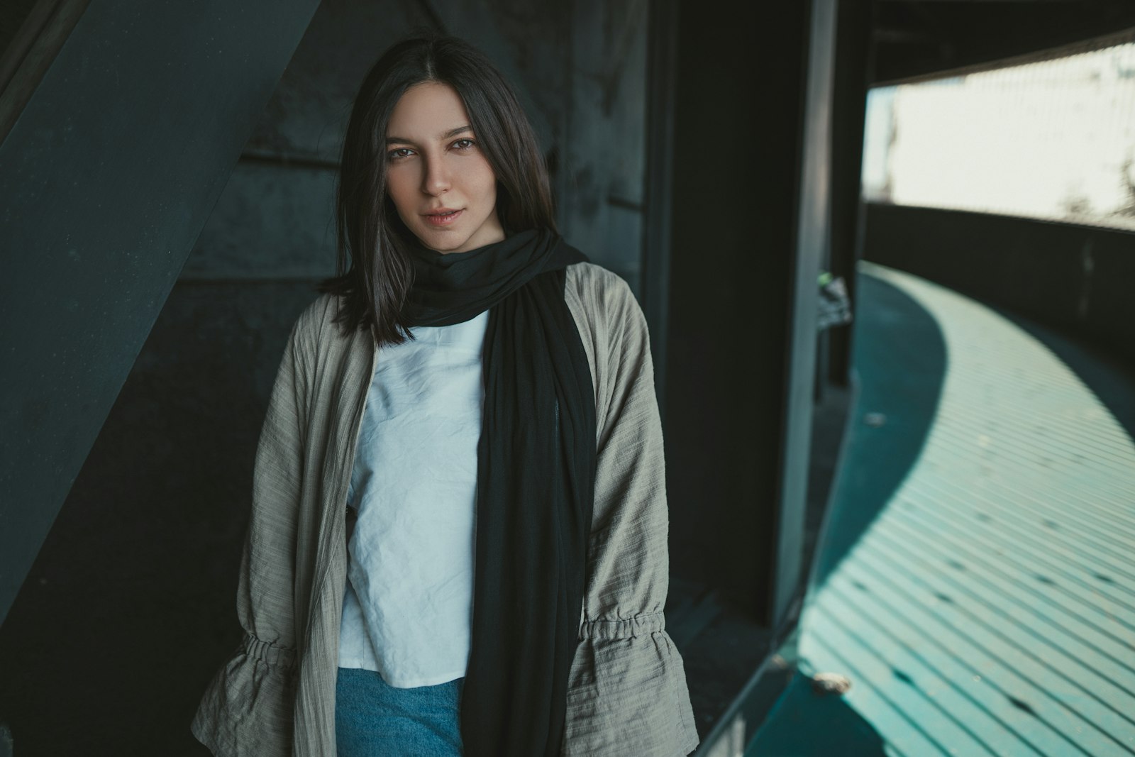 Sony a7R III sample photo. Woman in gray scarf photography