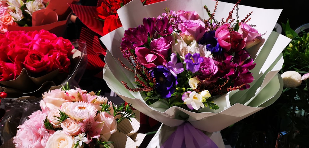 pink and white flower bouquet