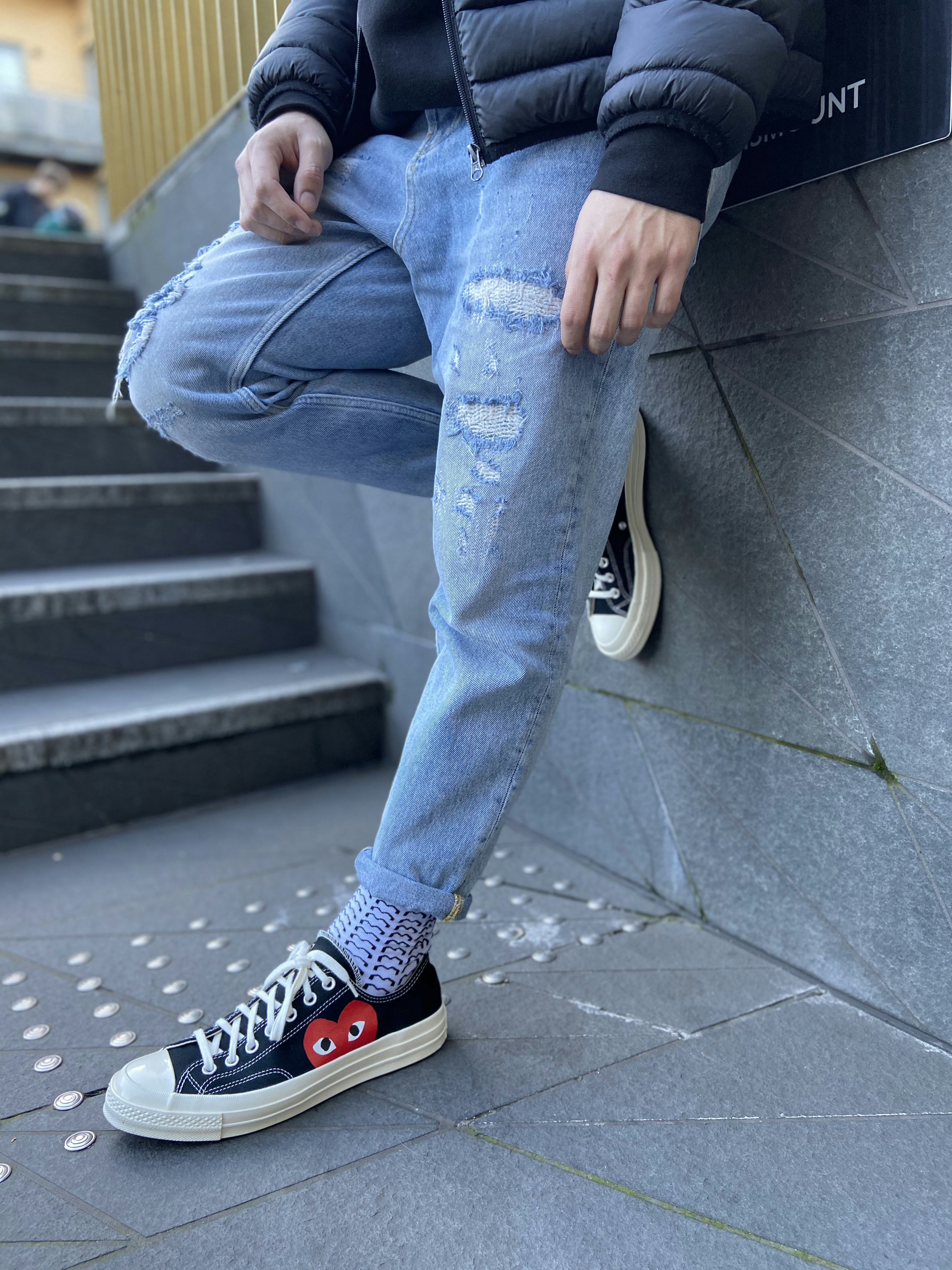 black converse jeans