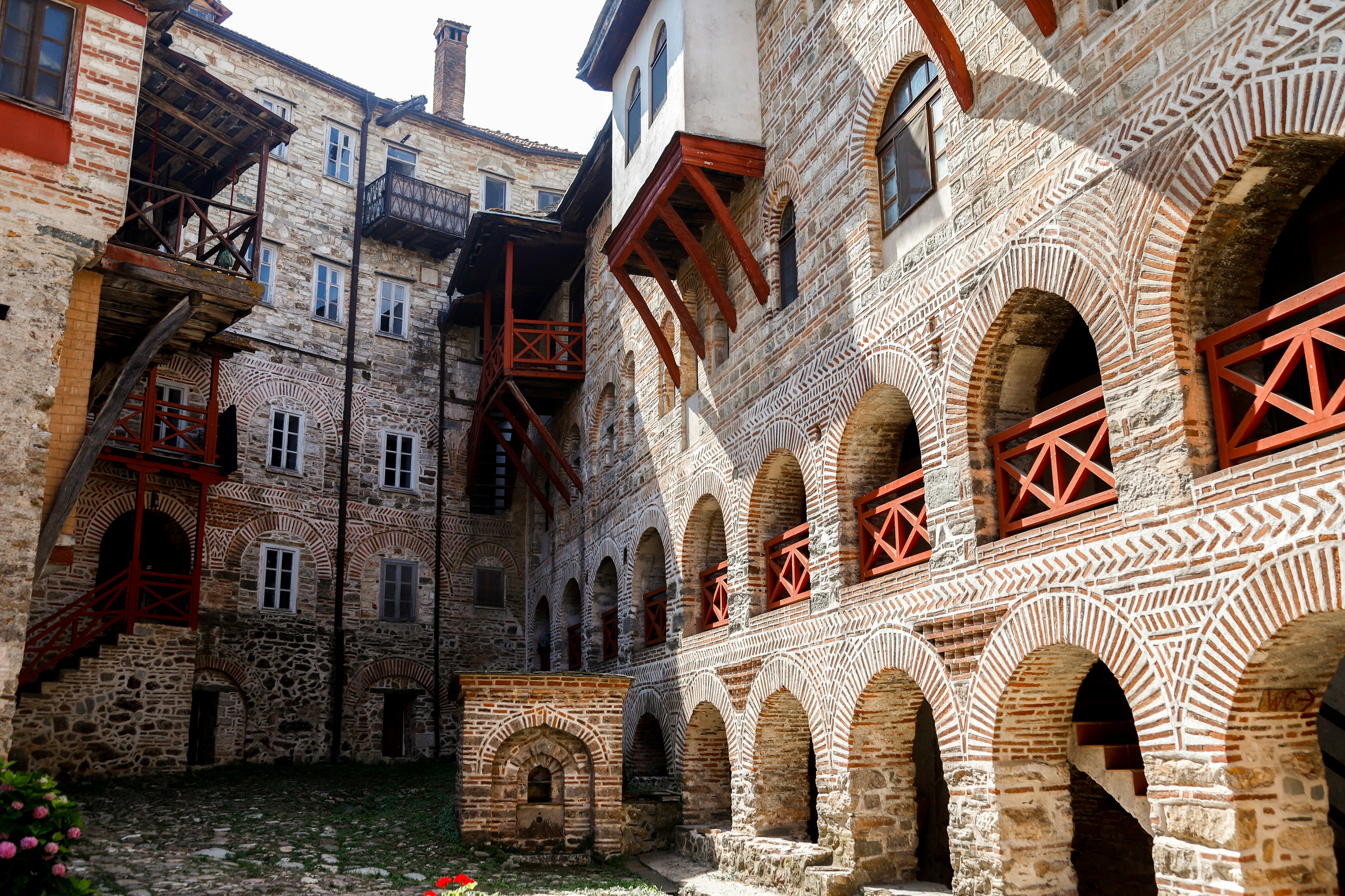 Photo by mirkosajkov