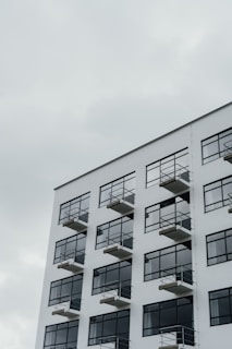 Saubere Fenster eines Gebäudes in Falkensee