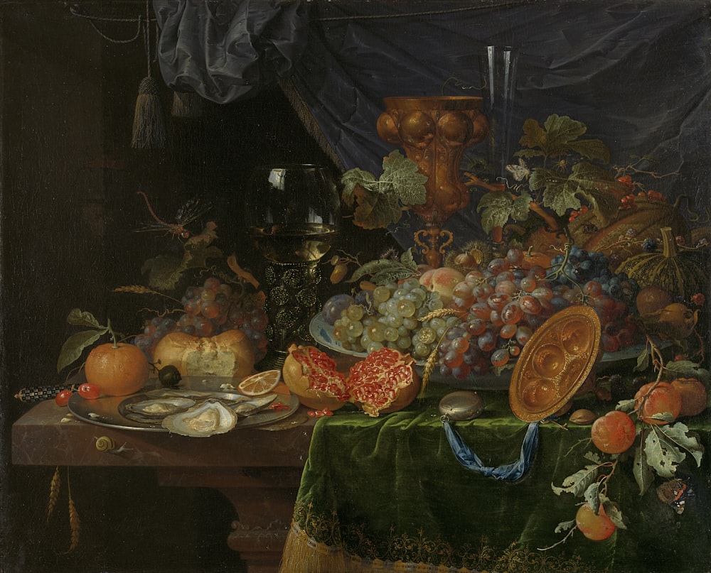 frutas na mesa de madeira marrom