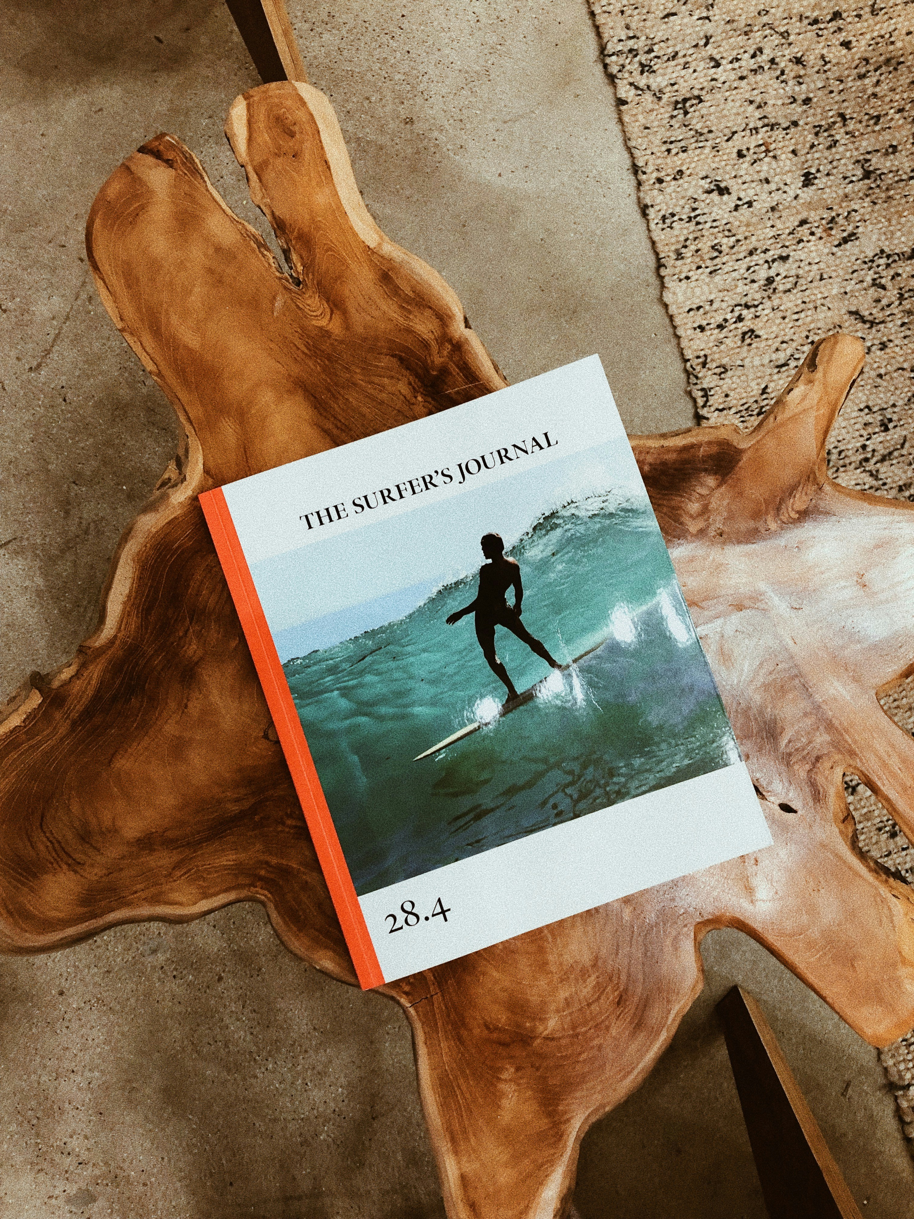 茶色の馬と男の絵