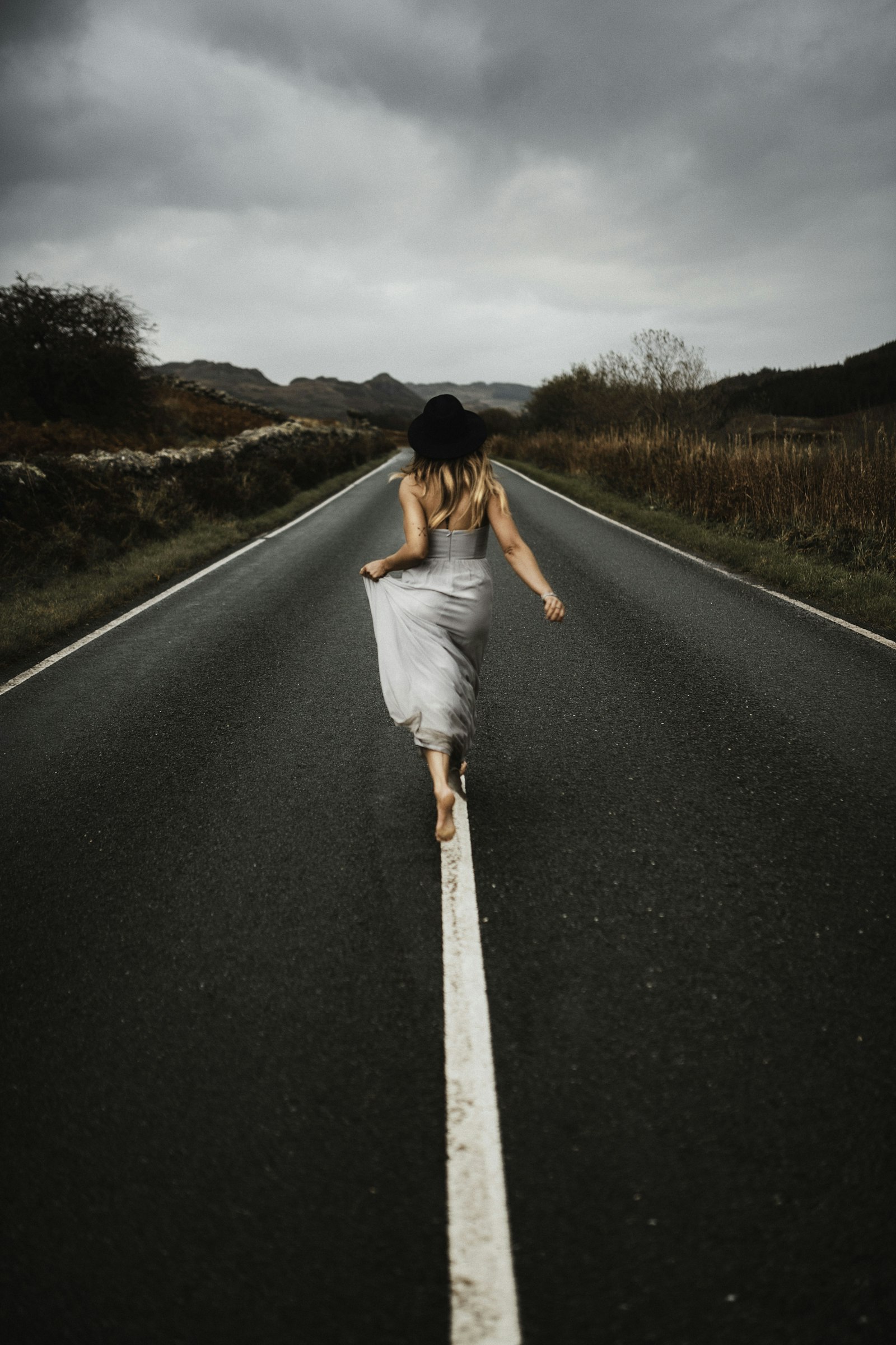 Nikon D850 + Sigma 35mm F1.4 DG HSM Art sample photo. Woman in white dress photography