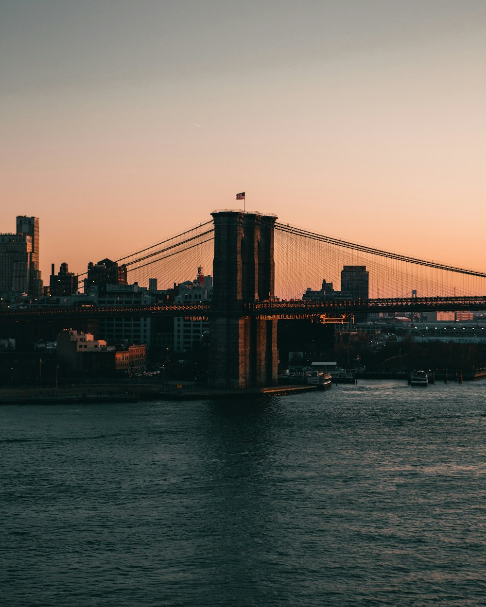 brooklyn bridge new york during daytime