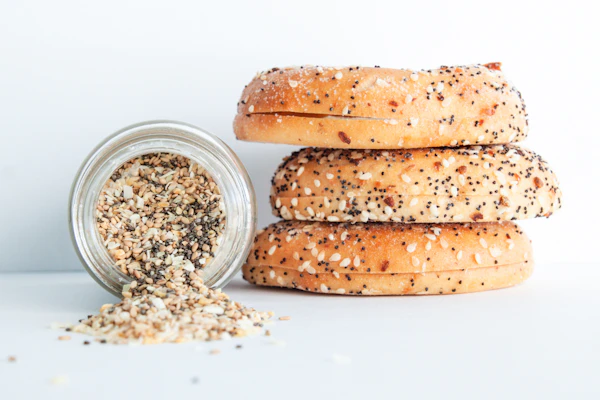 Raw natural sesame seeds