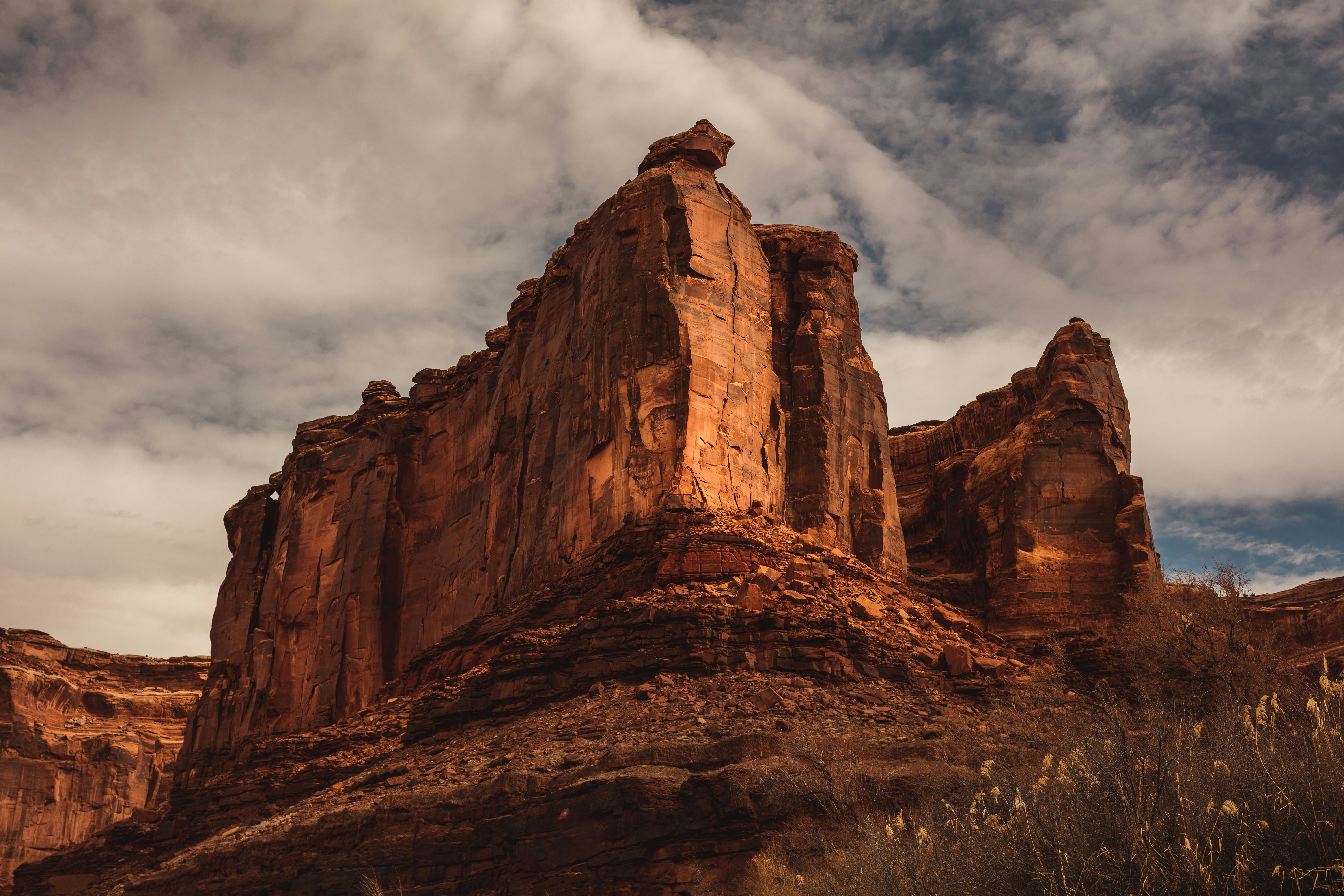 Photo by worldsbetweenlines