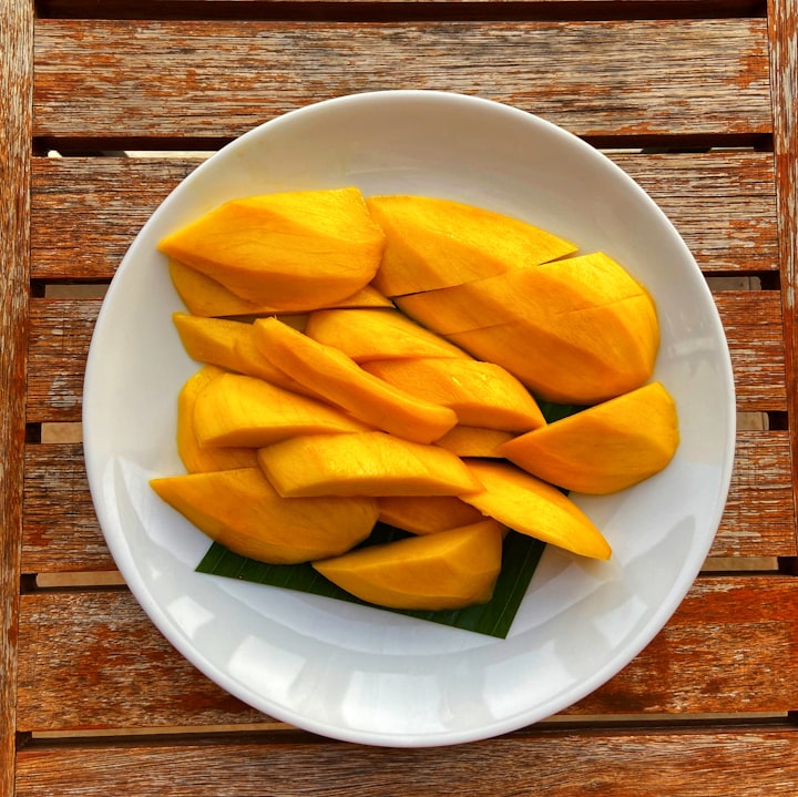 How to eat a mango?