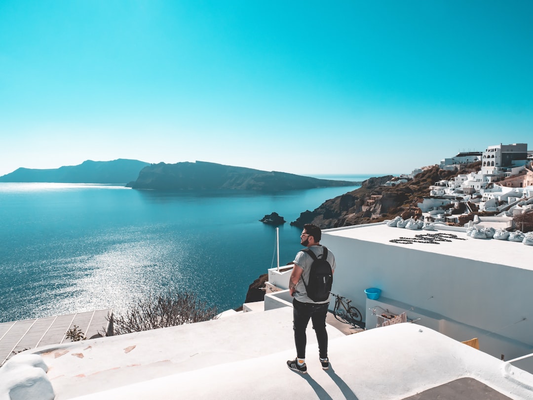 travelers stories about Coast in Santorini, Greece