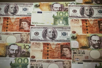 10 and 20 us dollar bill