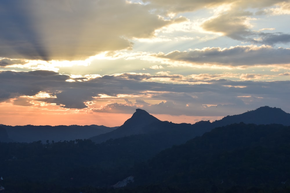 500 Mountains Sunset Pictures Hd Download Free Images On Unsplash