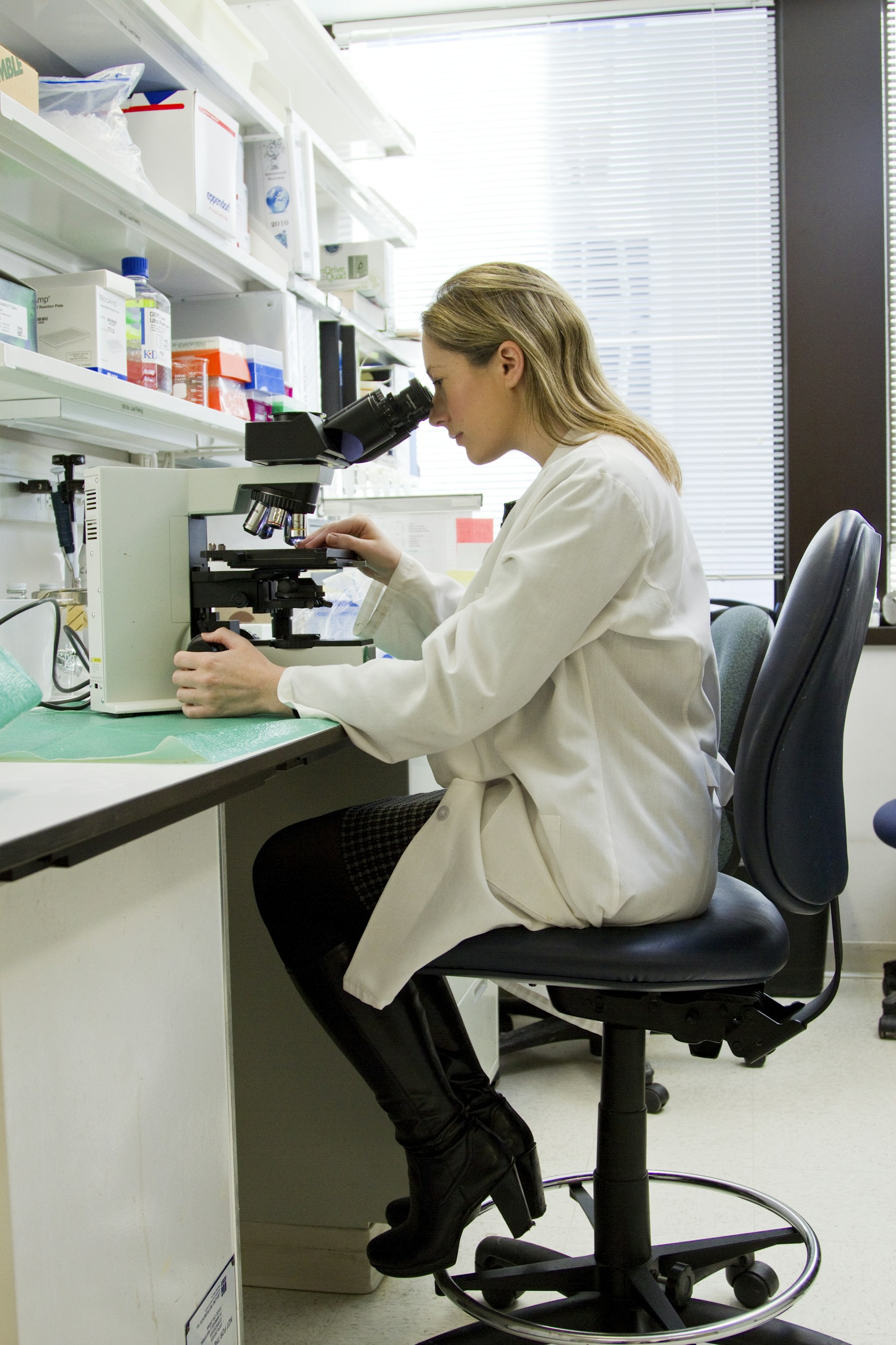 Peptide research laboratory