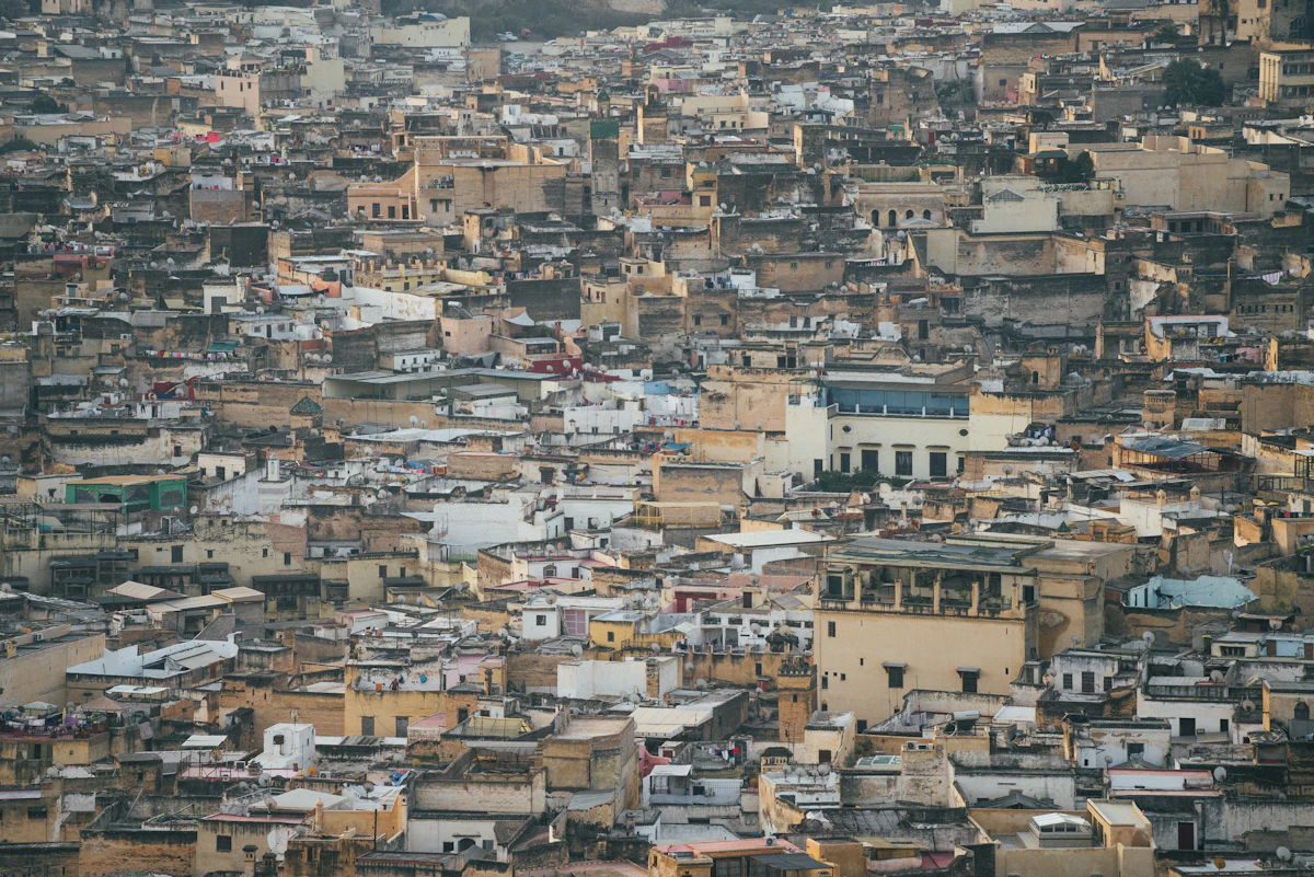 Vue aérienne de la médina millénaire de Fès classée au patrimoine mondial de l'UNESCO