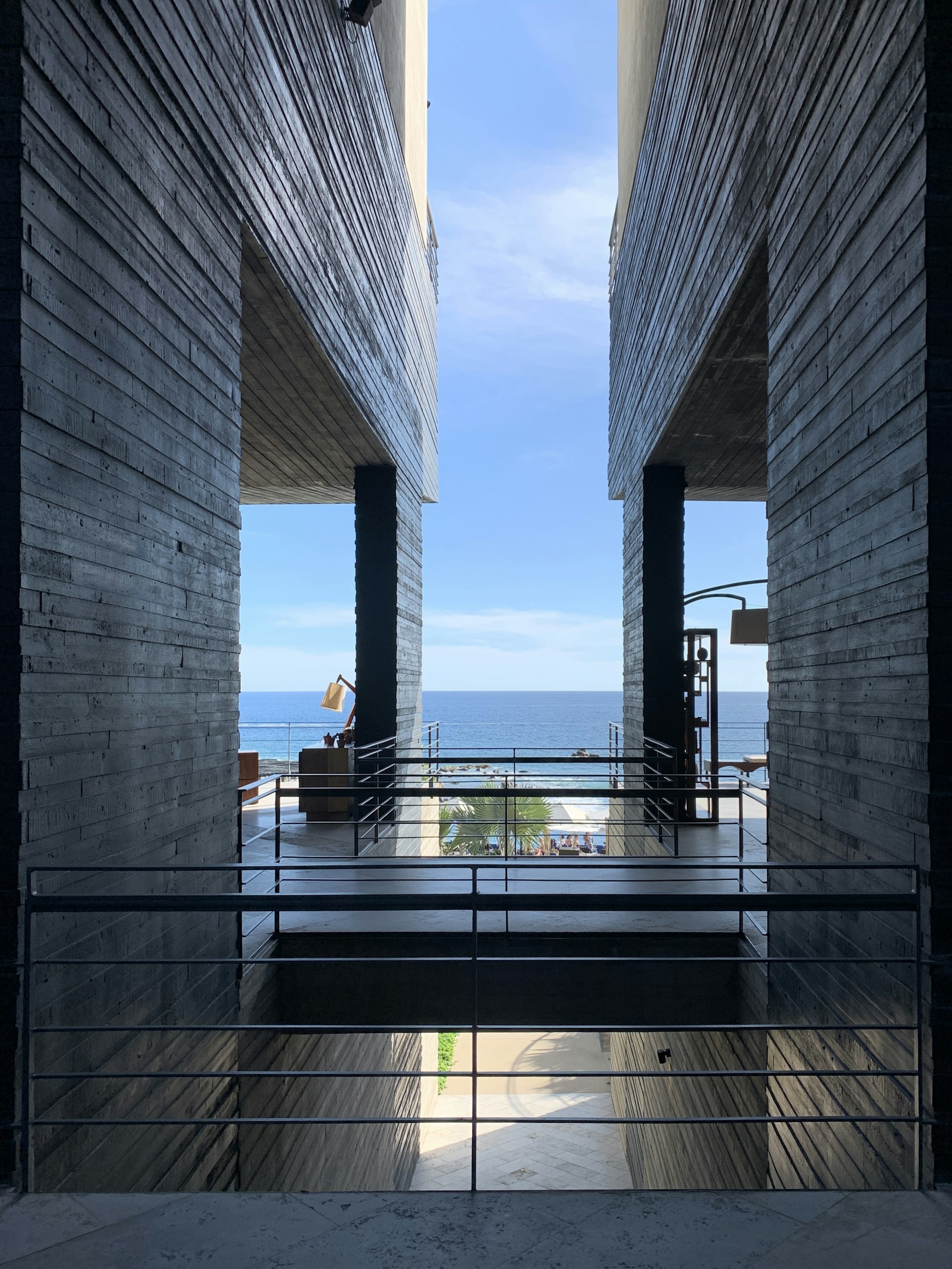 black and white bed linen