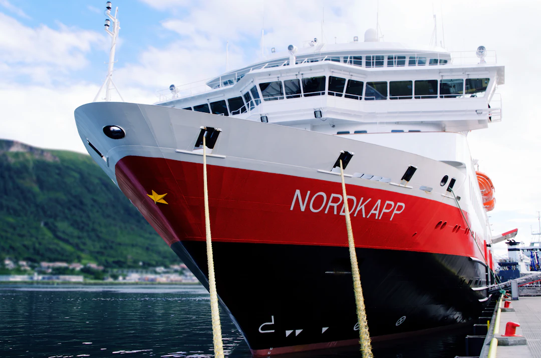 4-Day Luxury Tromso Itinerary: Arctic Escapes & Fine Dining