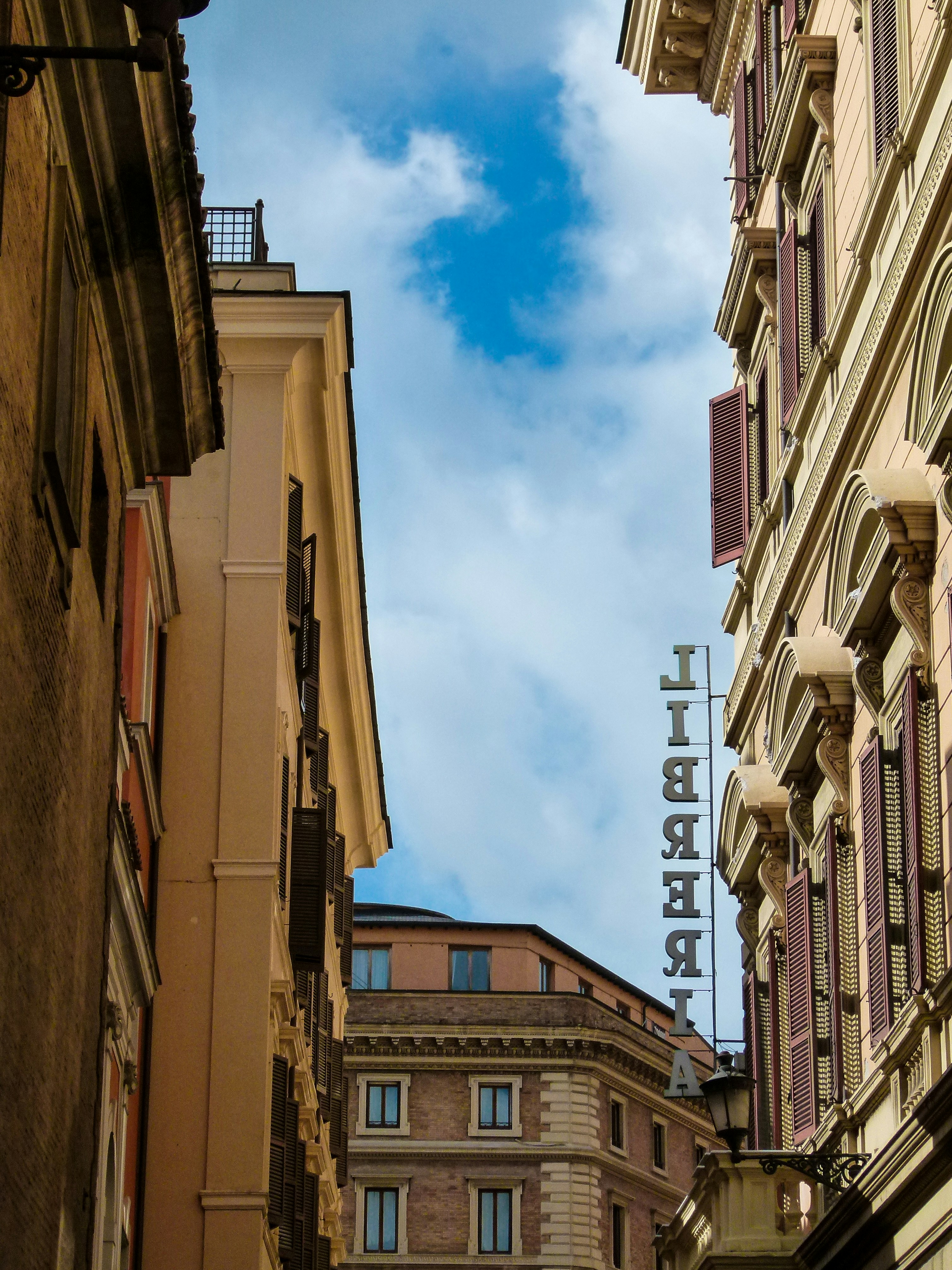 Photo by luizagiannelli