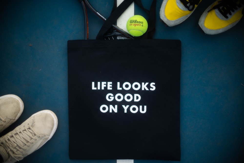 black and white i am a good day print tote bag