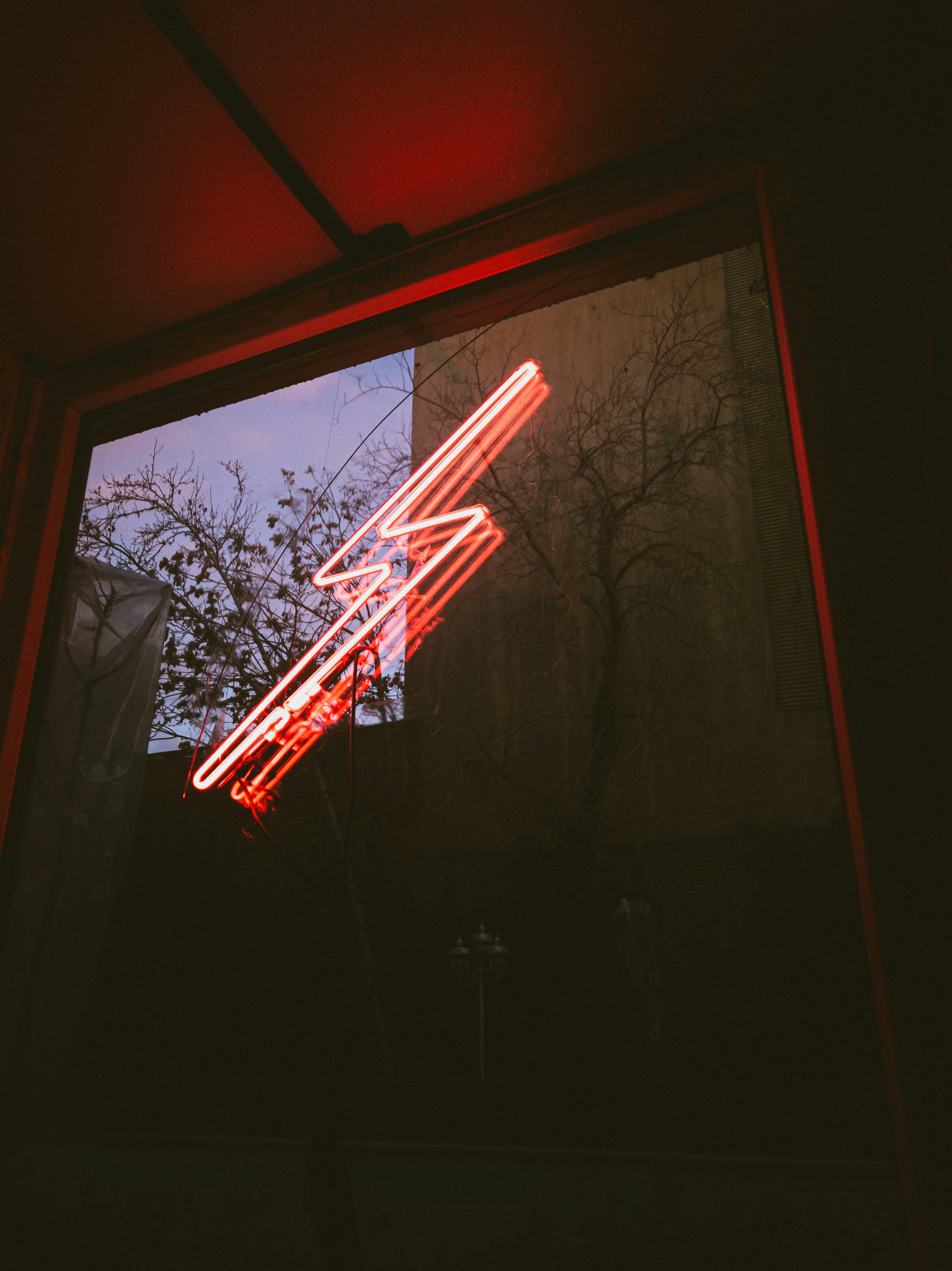 Photo by pouriaoskuie