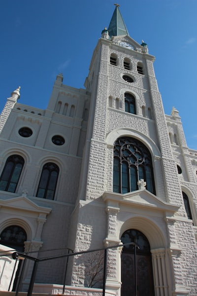 St. John's Catholic Church - Des de N Franklin Street, United States