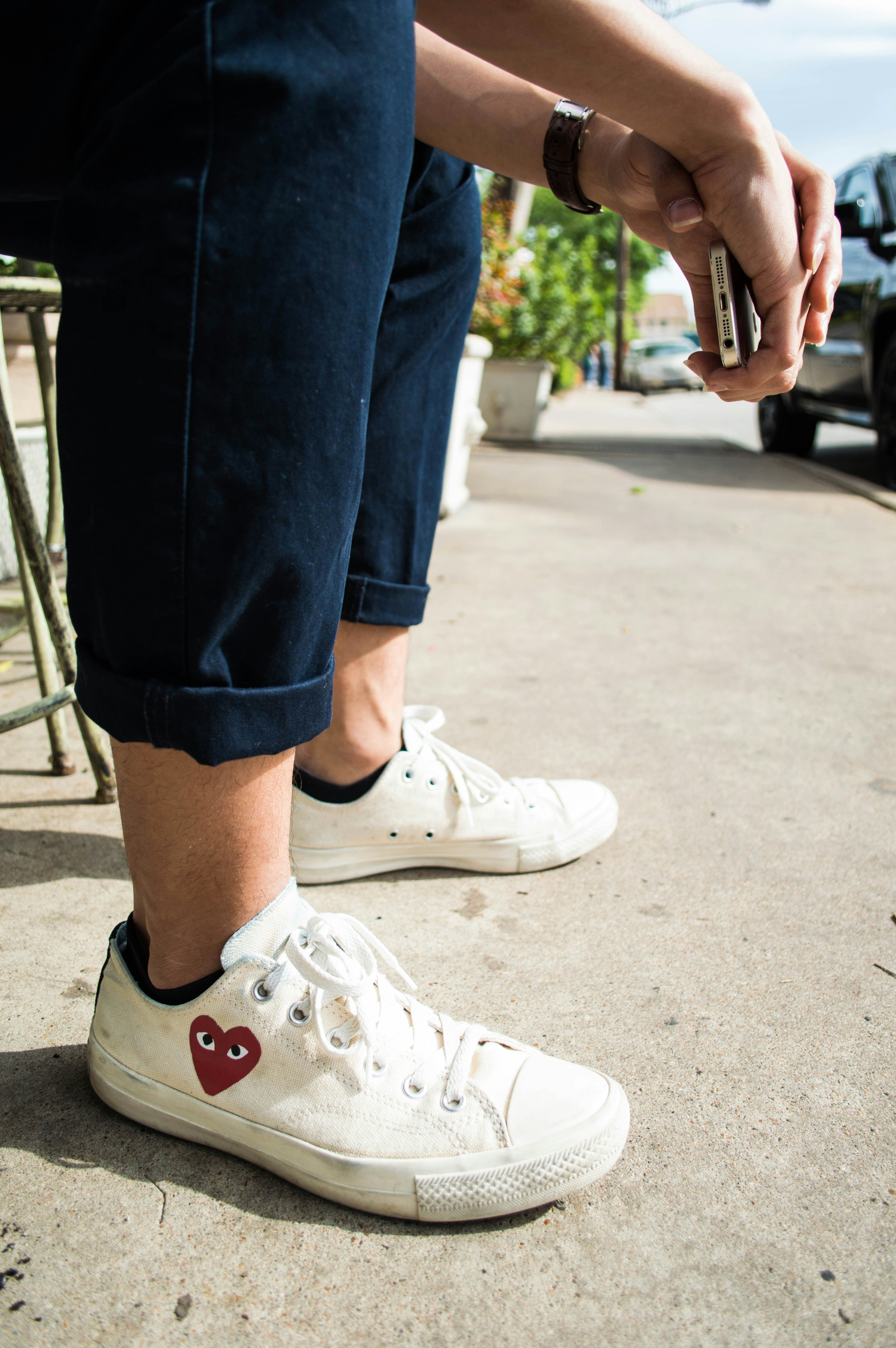 nike sneakers with jeans