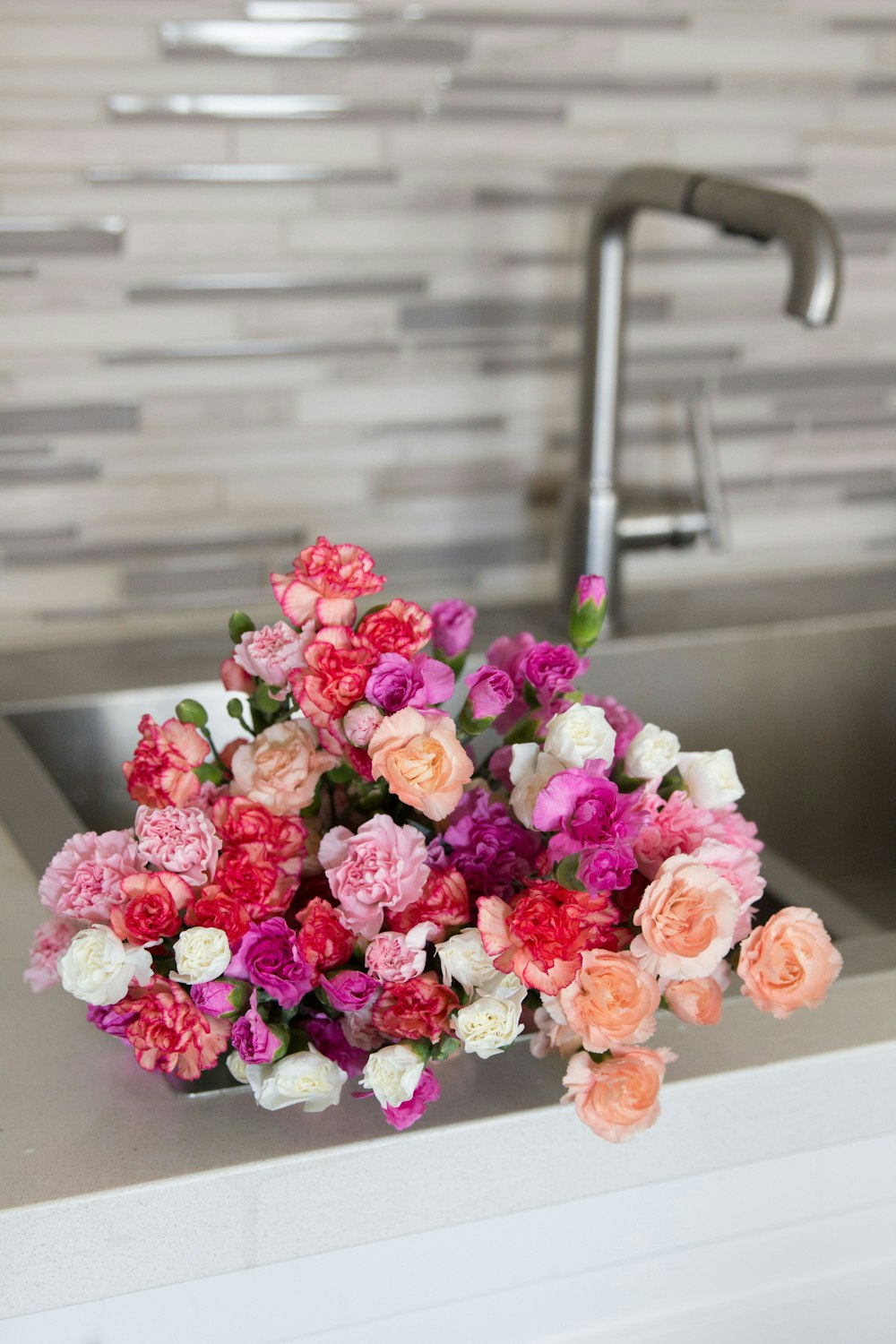 pink and white flower bouquet