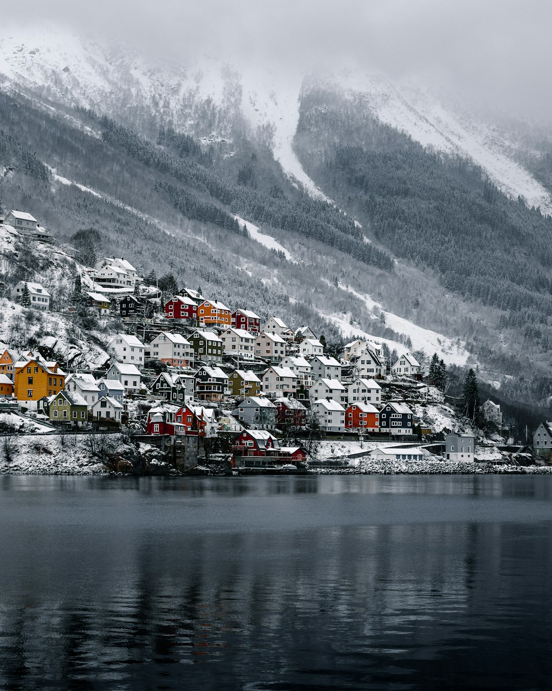 photo of Odda Town near Ringedalsvatnet
