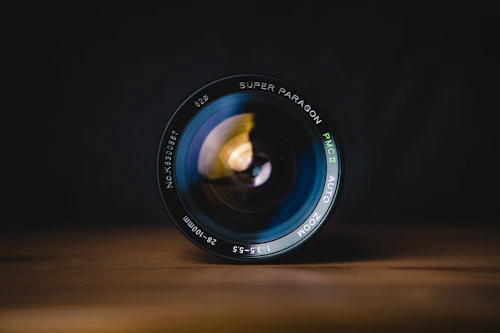 Travel telephoto lens