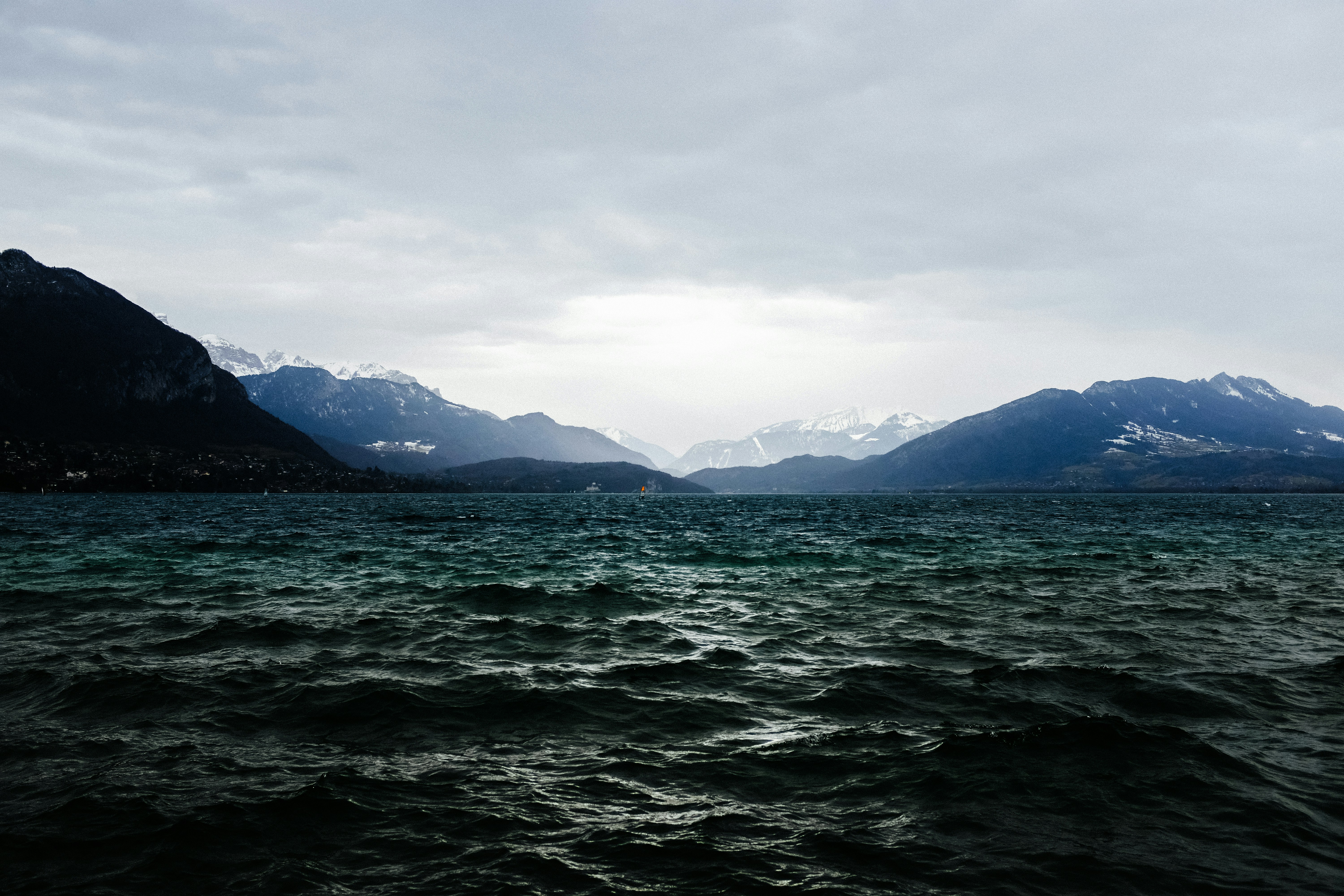 Photo by adrienolichon