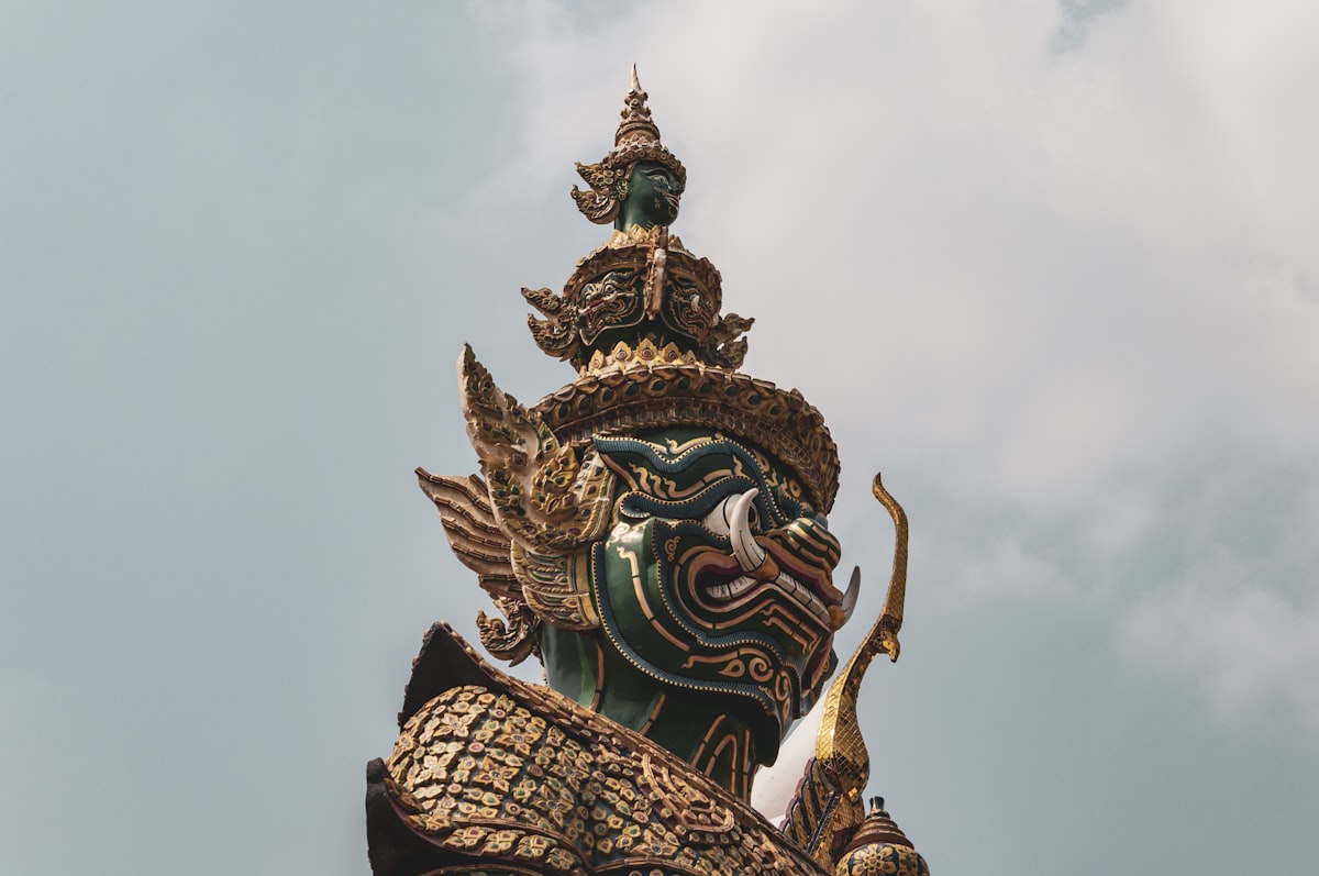 gold and green dragon statue