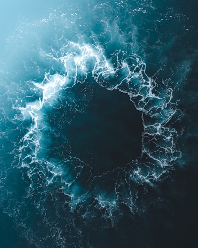 blue and white water splash