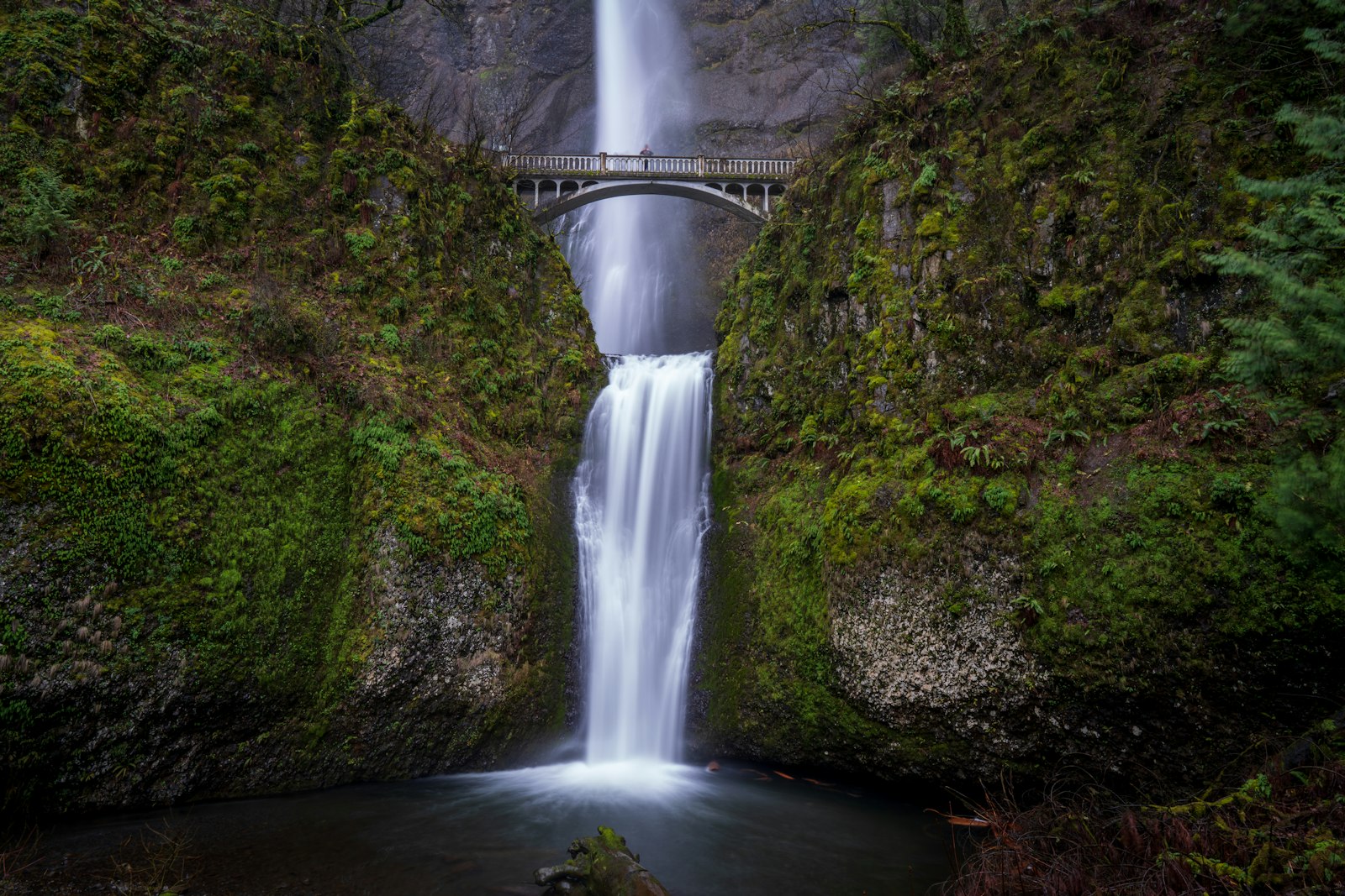 Sony a7R IV + Sony FE 24mm F1.4 GM sample photo. Waterfalls under bridge during photography