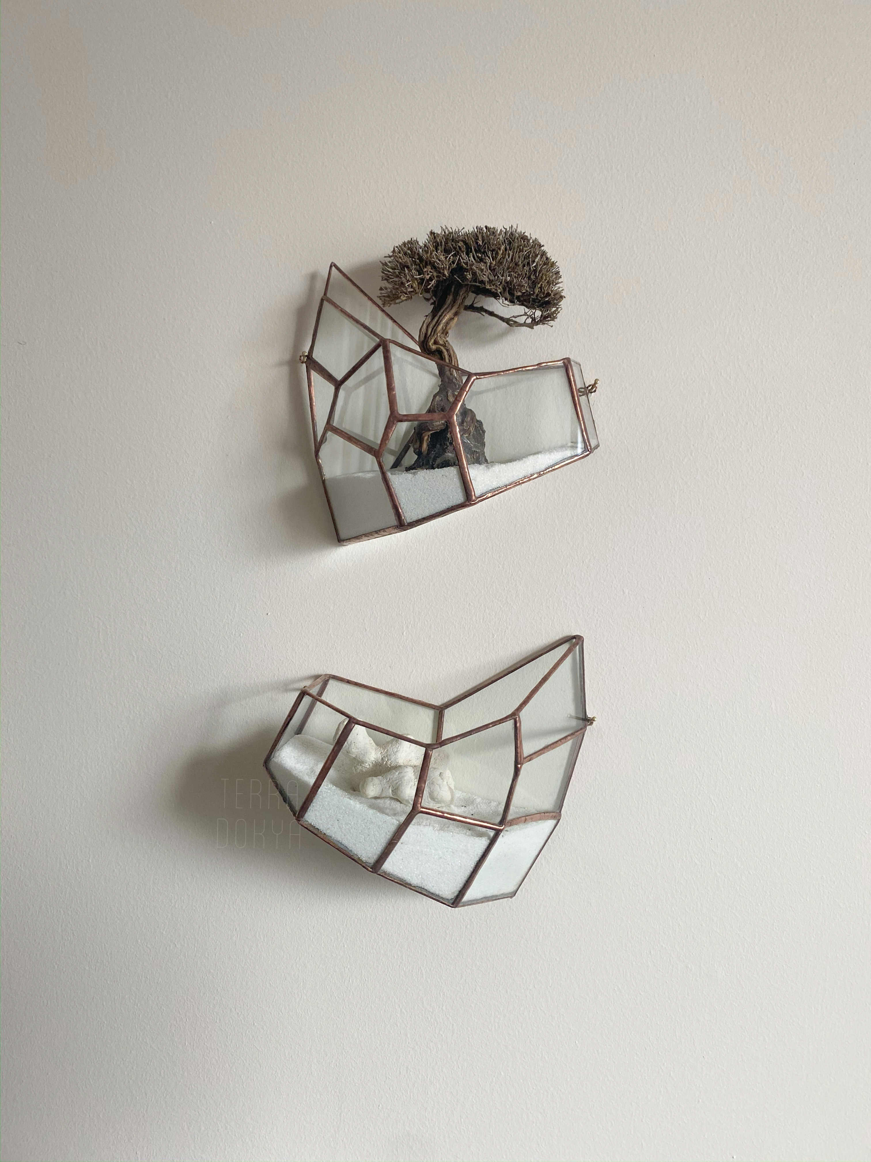 black and white basketball hoop