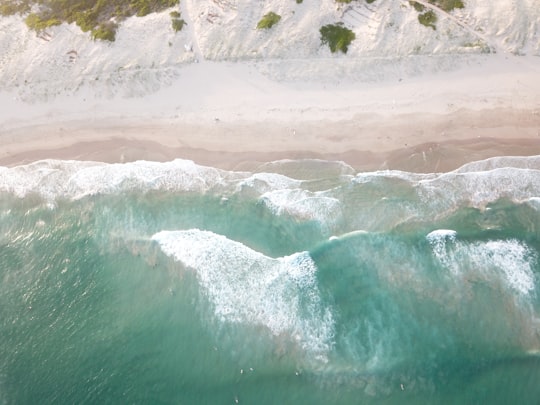 ocean waves crashing on shore during daytime in Cronulla Beach Australia