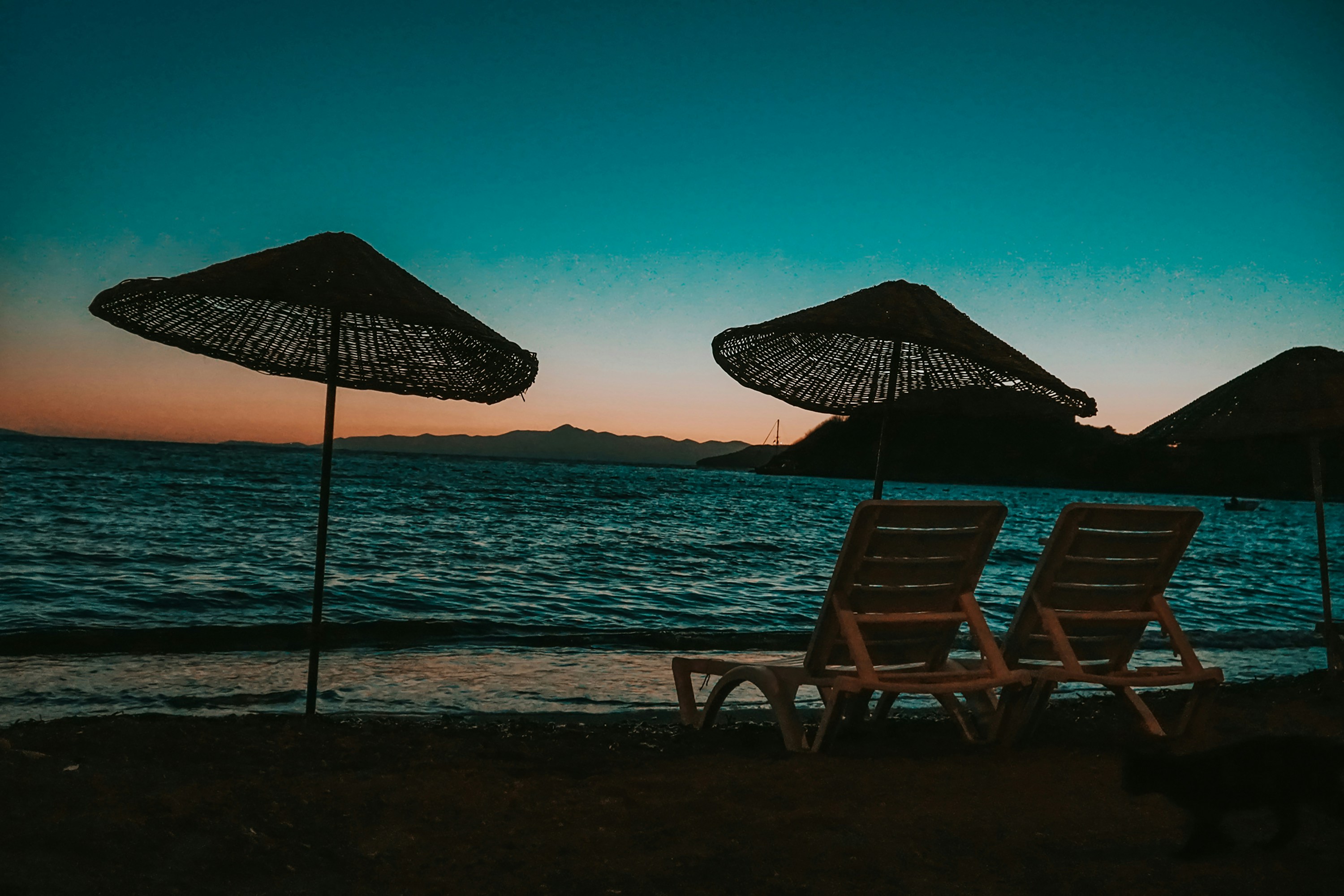 Photo by mertkahveci