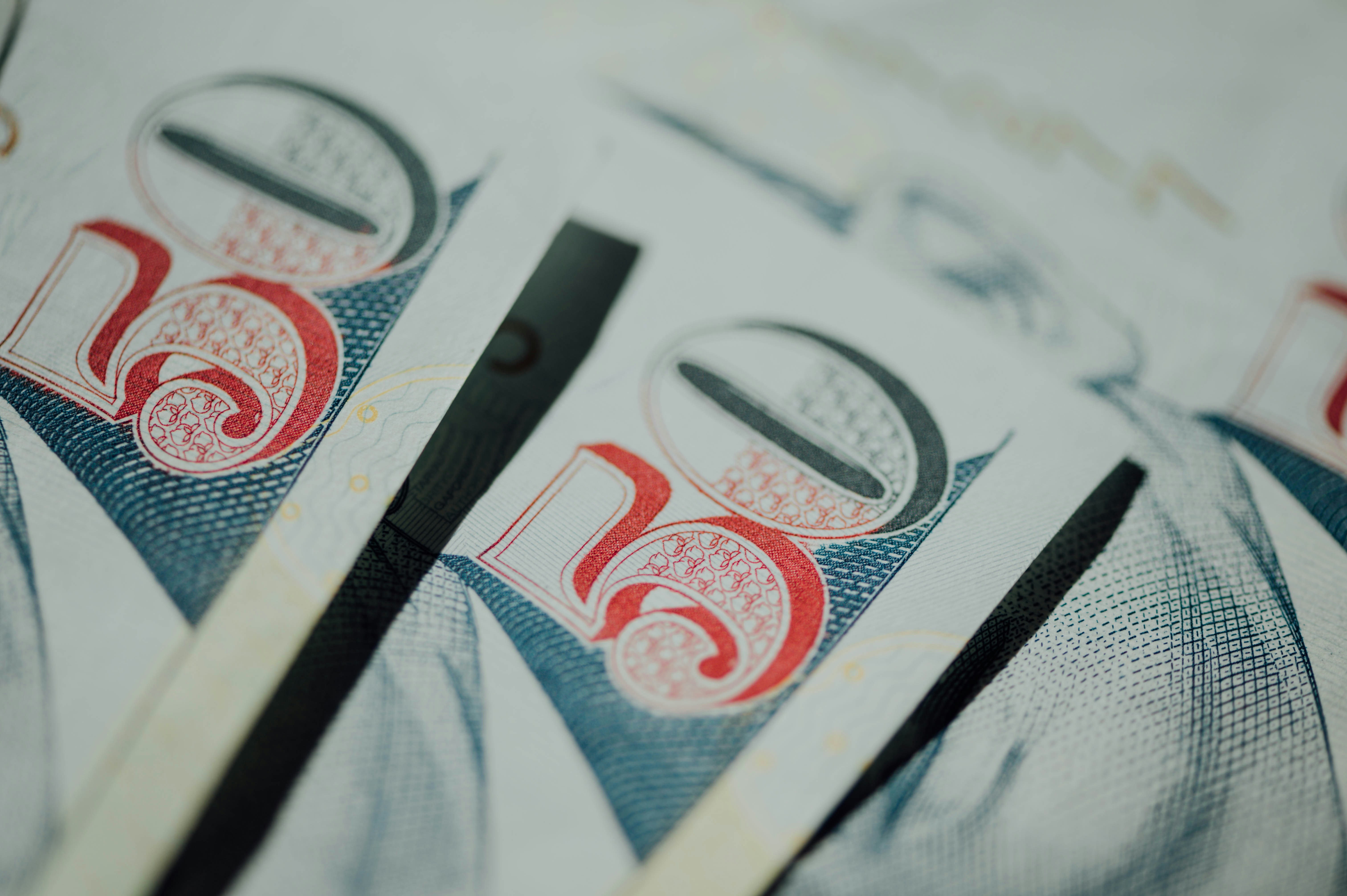 Kartu remi putih merah dan hitam