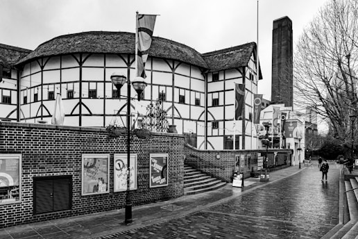 shakespeare: grayscale photo of a street lamp
